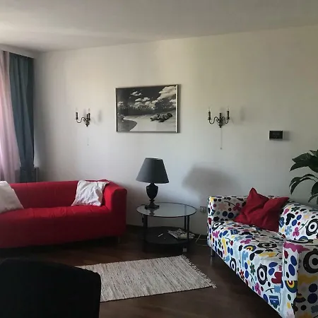 Youthful Happy Holiday In The Heart Of Apartment Modling